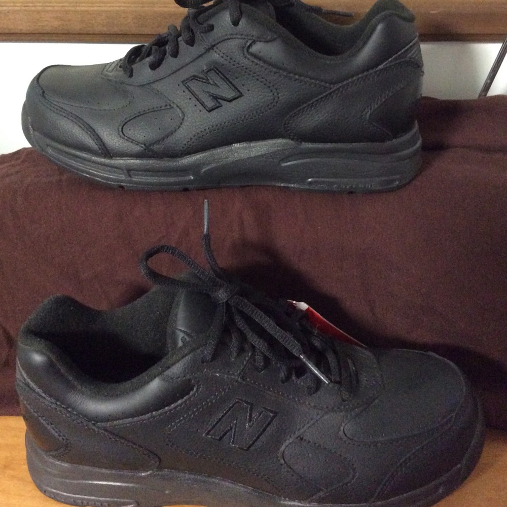 NWT NEW BALANCE WALKING SHOE